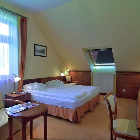 קריניצה זדרוי Hotel Stefania מראה חיצוני תמונה